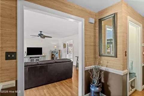 Entry Way - 112 Olde Point Rd, Hampstead, NC 28443 photo 4 of 5