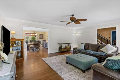 Living - 112 Olde Point Rd, Hampstead, NC 28443 photo 4 of 4