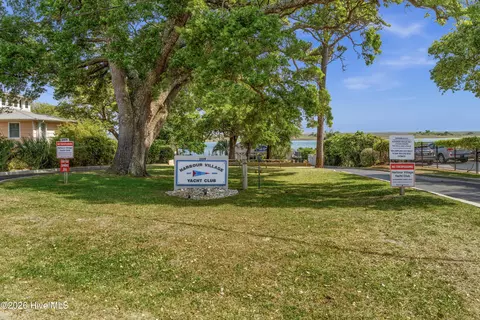 Exterior - 112 Olde Point Rd, Hampstead, NC 28443 photo 13 of 14