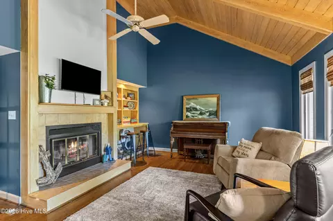 Living - 112 Olde Point Rd, Hampstead, NC 28443 photo 1 of 4