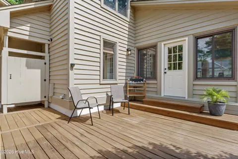 Exterior - 112 Olde Point Rd, Hampstead, NC 28443 photo 10 of 14
