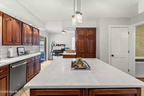 Kitchen - 112 Olde Point Rd, Hampstead, NC 28443 photo 4 of 4