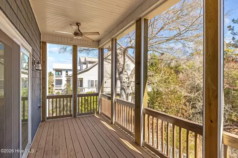 Exterior - 310 Lord Berkeley Dr, Emerald Isle, NC 28594 photo 5 of 8