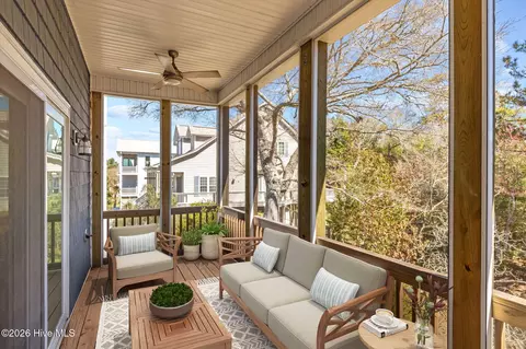 Exterior - 310 Lord Berkeley Dr, Emerald Isle, NC 28594 photo 4 of 8