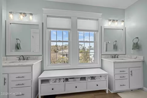 Bath - 310 Lord Berkeley Dr, Emerald Isle, NC 28594 photo 4 of 8