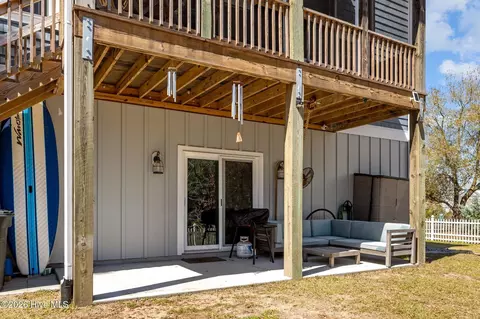 Exterior - 310 Lord Berkeley Dr, Emerald Isle, NC 28594 photo 1 of 8