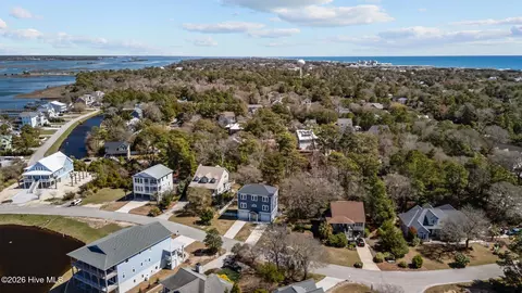 View/Area - 310 Lord Berkeley Dr, Emerald Isle, NC 28594 photo 7 of 11