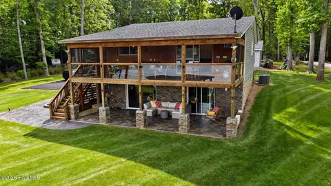 118 Paradise Pt, Macon, NC 27551