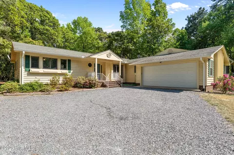 129 Overlook Dr, West End, NC 27376