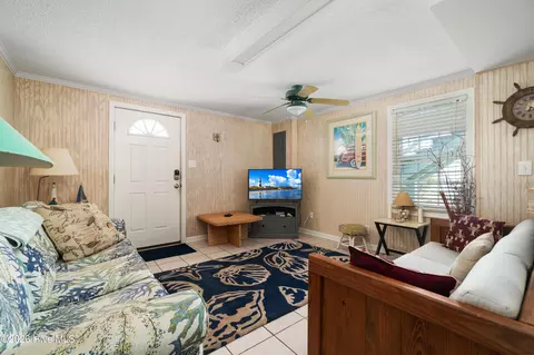 Living - 401 E Atlantic Blvd, Atlantic Beach, NC 28512 photo 3 of 3