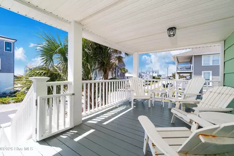 Exterior - 401 E Atlantic Blvd, Atlantic Beach, NC 28512 photo 4 of 15