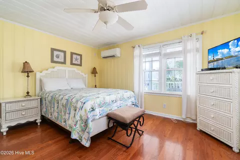 Bedroom - 401 E Atlantic Blvd, Atlantic Beach, NC 28512 photo 1 of 6