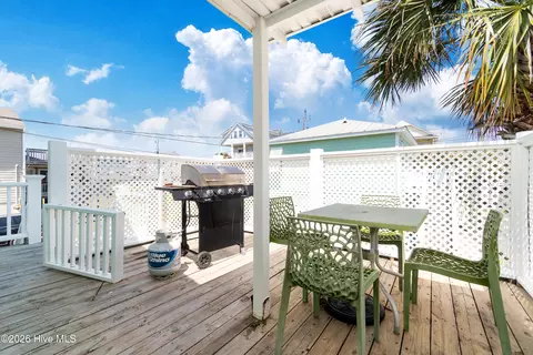 Exterior - 401 E Atlantic Blvd, Atlantic Beach, NC 28512 photo 7 of 15