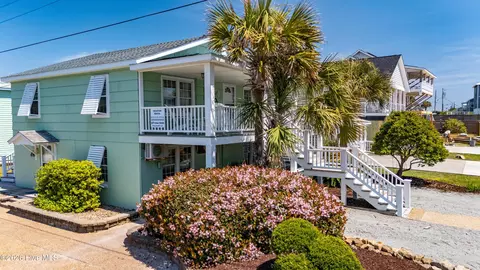 Exterior - 401 E Atlantic Blvd, Atlantic Beach, NC 28512 photo 10 of 15
