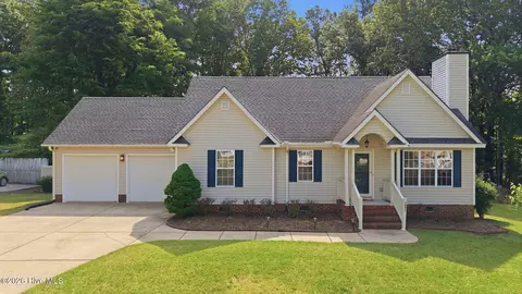 1691 Deerwalk Dr, Rocky Mount, NC 27804