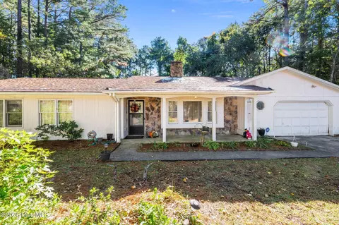 520 Stately Pines Rd, New Bern, NC 28560