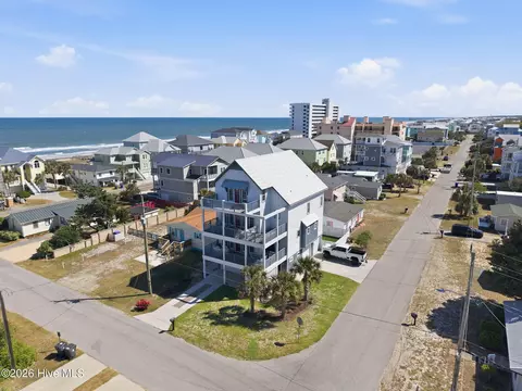 109 S Carolina Ave, Carolina Beach, NC 28428