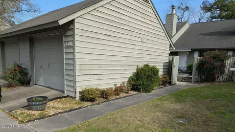 120 Ashley Pl, New Bern, NC 28562