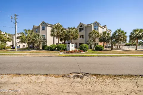 619 Spencer Farlow Dr #5-30, Carolina Beach, NC 28428