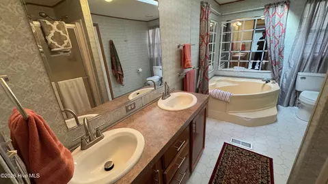 Bath - 34 Towhee Ln, Murphy, NC 28906 photo 1 of 5