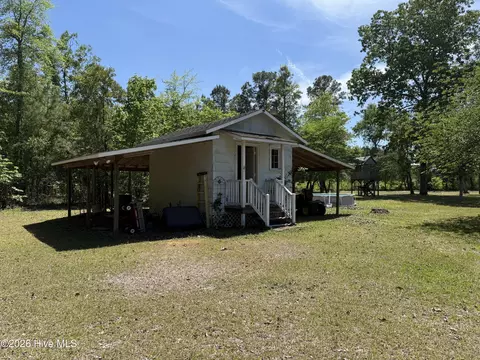 Exterior - 3731 Marsh Rd, Bladenboro, NC 28320 photo 2 of 4