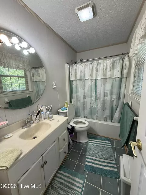 Bath - 3731 Marsh Rd, Bladenboro, NC 28320 photo 2 of 2