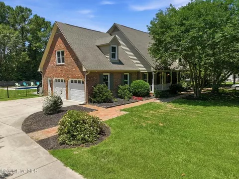 Exterior - 444 E Creekview Dr, Hampstead, NC 28443 photo 10 of 17
