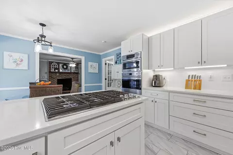 Kitchen - 444 E Creekview Dr, Hampstead, NC 28443 photo 4 of 6