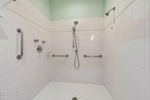Bath - 444 E Creekview Dr, Hampstead, NC 28443 photo 1 of 8