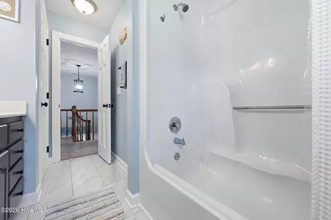 Bath - 444 E Creekview Dr, Hampstead, NC 28443 photo 6 of 8
