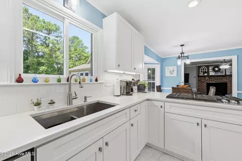 Kitchen - 444 E Creekview Dr, Hampstead, NC 28443 photo 5 of 6