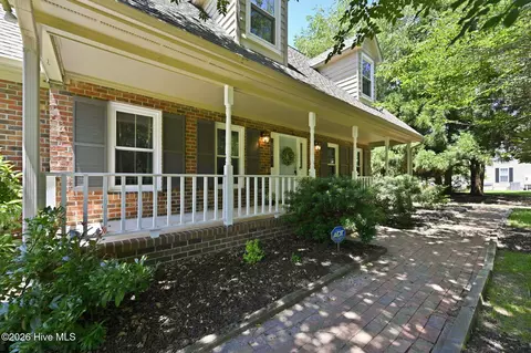 Exterior - 444 E Creekview Dr, Hampstead, NC 28443 photo 4 of 17