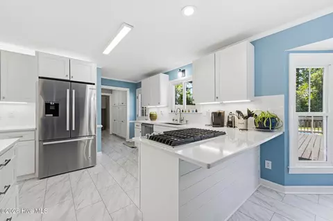 Kitchen - 444 E Creekview Dr, Hampstead, NC 28443 photo 6 of 6