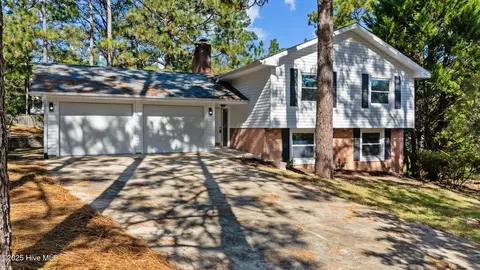 5 Halter Pl, Pinehurst, NC 28374