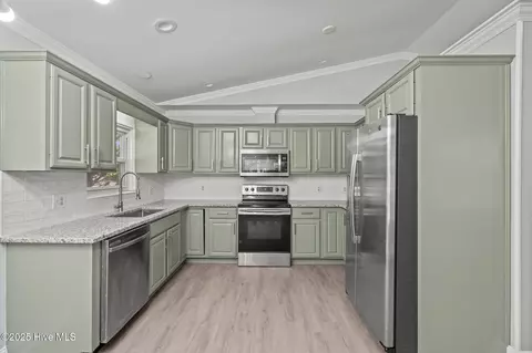 Kitchen - 5 Halter Pl, Pinehurst, NC 28374 photo 1 of 2