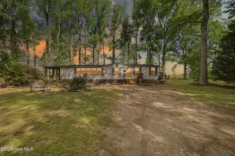 100 Longhorn Dr, Moyock, NC 27958