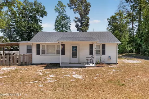 119 Midland Ln, Sneads Ferry, NC 28460