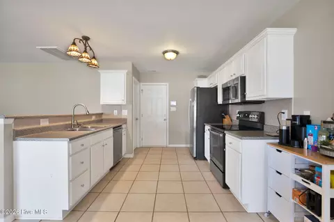 Kitchen - 60 Turkey Oak Cir, Bunnlevel, NC 28323 photo 2 of 4