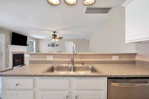 Kitchen - 60 Turkey Oak Cir, Bunnlevel, NC 28323 photo 4 of 4