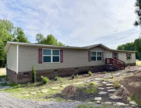 6332 Pine Meadows Rd, Elm City, NC 27822