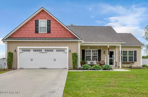 121 Buckhaven Dr, Richlands, NC 28574