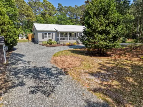 503 Groves Point Dr, Hampstead, NC 28443