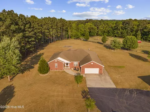 300 Madison Creek Ln, Carthage, NC 28327