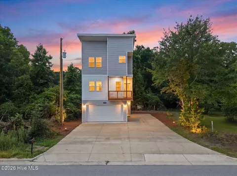 2326 Piney Green Rd, Midway Park, NC 28544