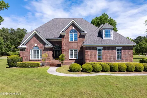 305 Harvest Dr, Jacksonville, NC 28540