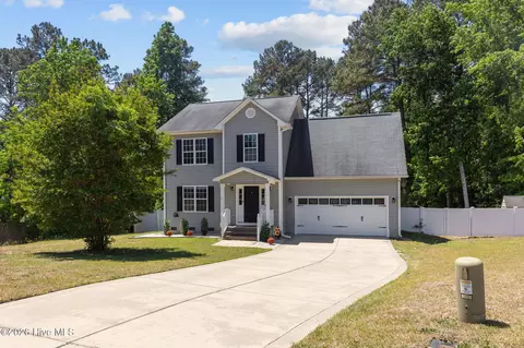 112 Smokey Mountain Dr, Raeford, NC 28376