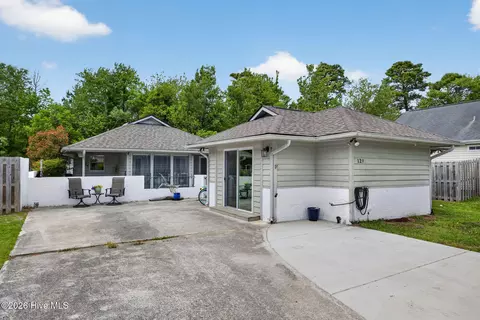 129 Red Bird Ln, Hampstead, NC 28443