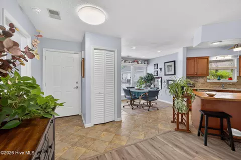 Entry Way - 129 Red Bird Ln, Hampstead, NC 28443 photo 1 of 1
