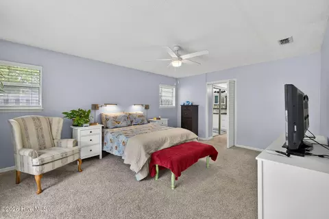 Bedroom - 129 Red Bird Ln, Hampstead, NC 28443 photo 2 of 5