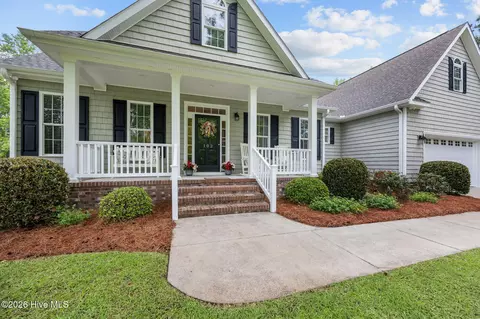 102 Travis Dr, Beaufort, NC 28516